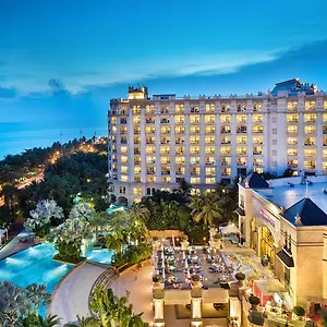 5* Курортный комплекс Crowne Plaza Bay By Ihg