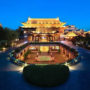 5* Курортный комплекс Swissotel Yalong Bay
