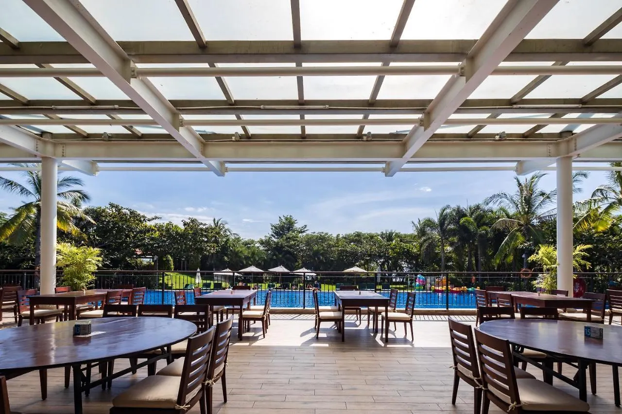 Sanya Seacube Holiday Hotel