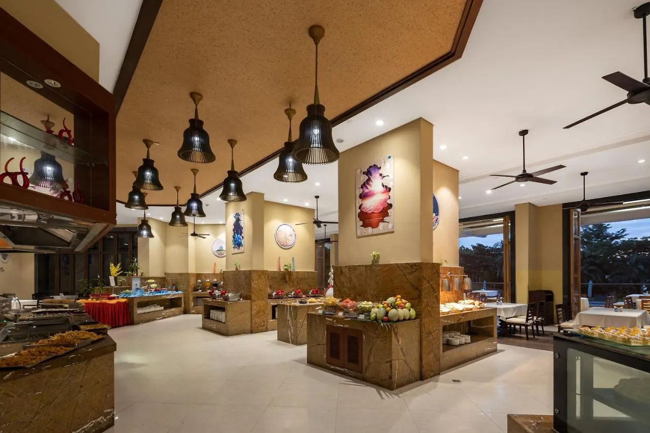 Sanya Seacube Holiday Hotel 5*,