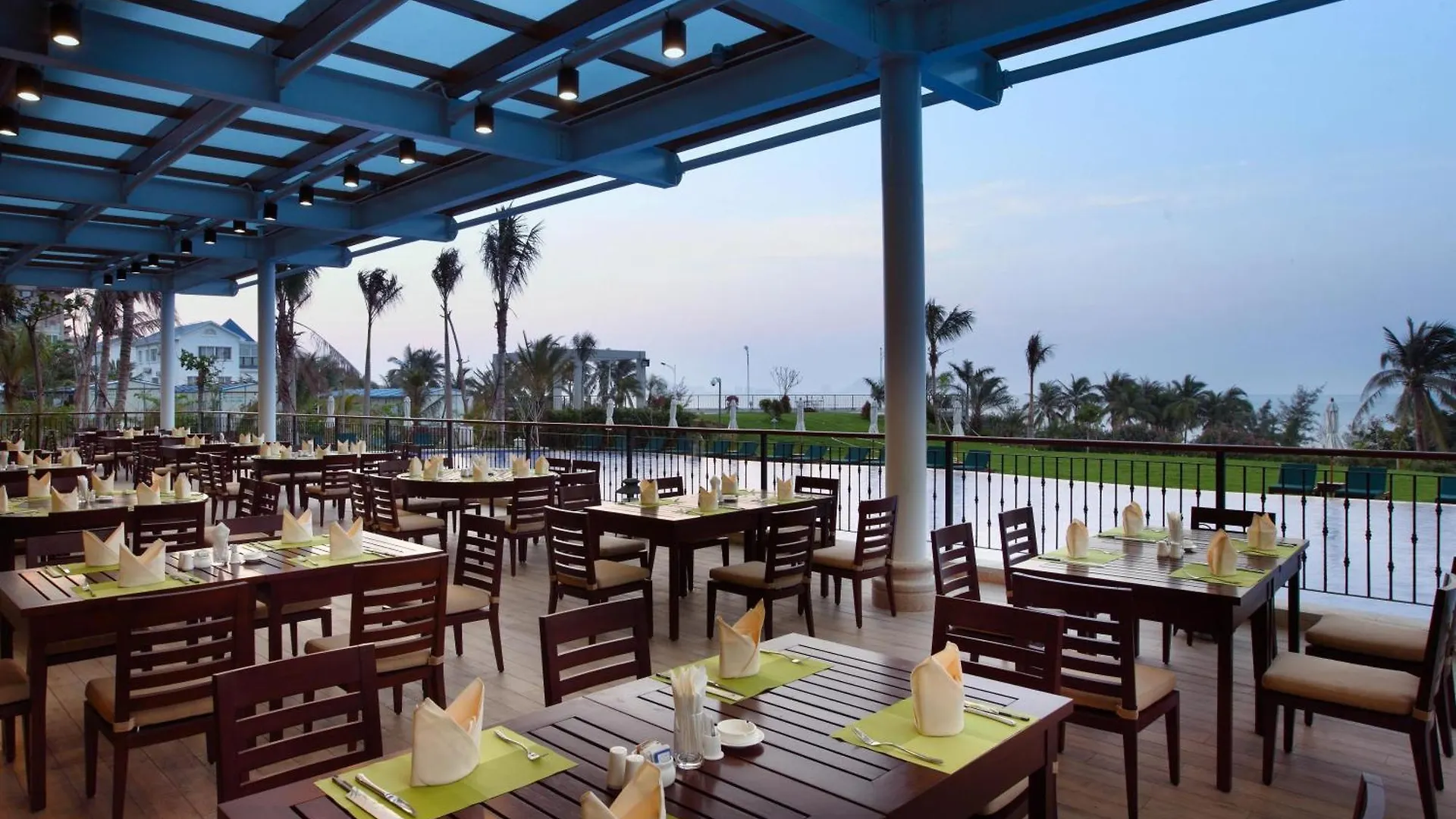 Sanya Seacube Holiday Hotel Китай