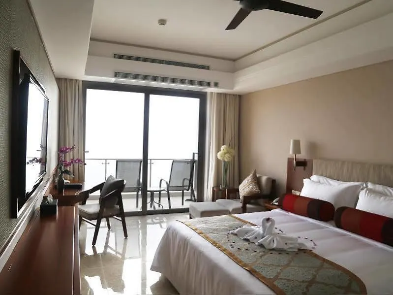 Sanya Seacube Holiday Hotel